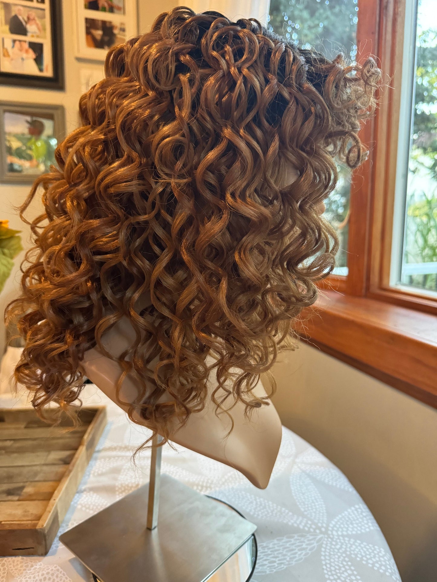 Tenderness Wig Medium Brown Golden Wig Ombré Big Curly Wig Chemotherapy Alopecia Trichotillomania Fashion Drag Wig Natural Wig