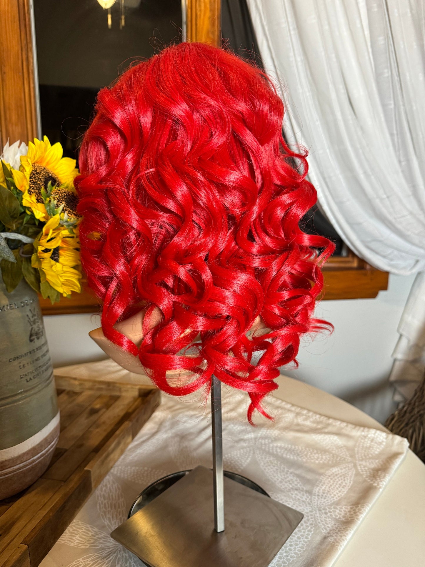 Cherry Bomb Bright Red Wig Medium Length Wig Long Wig Sharp Bob Wig Chic Dimensional Wig Chemo Wig Fashion Alopecia Wig Pixie Cut Wig