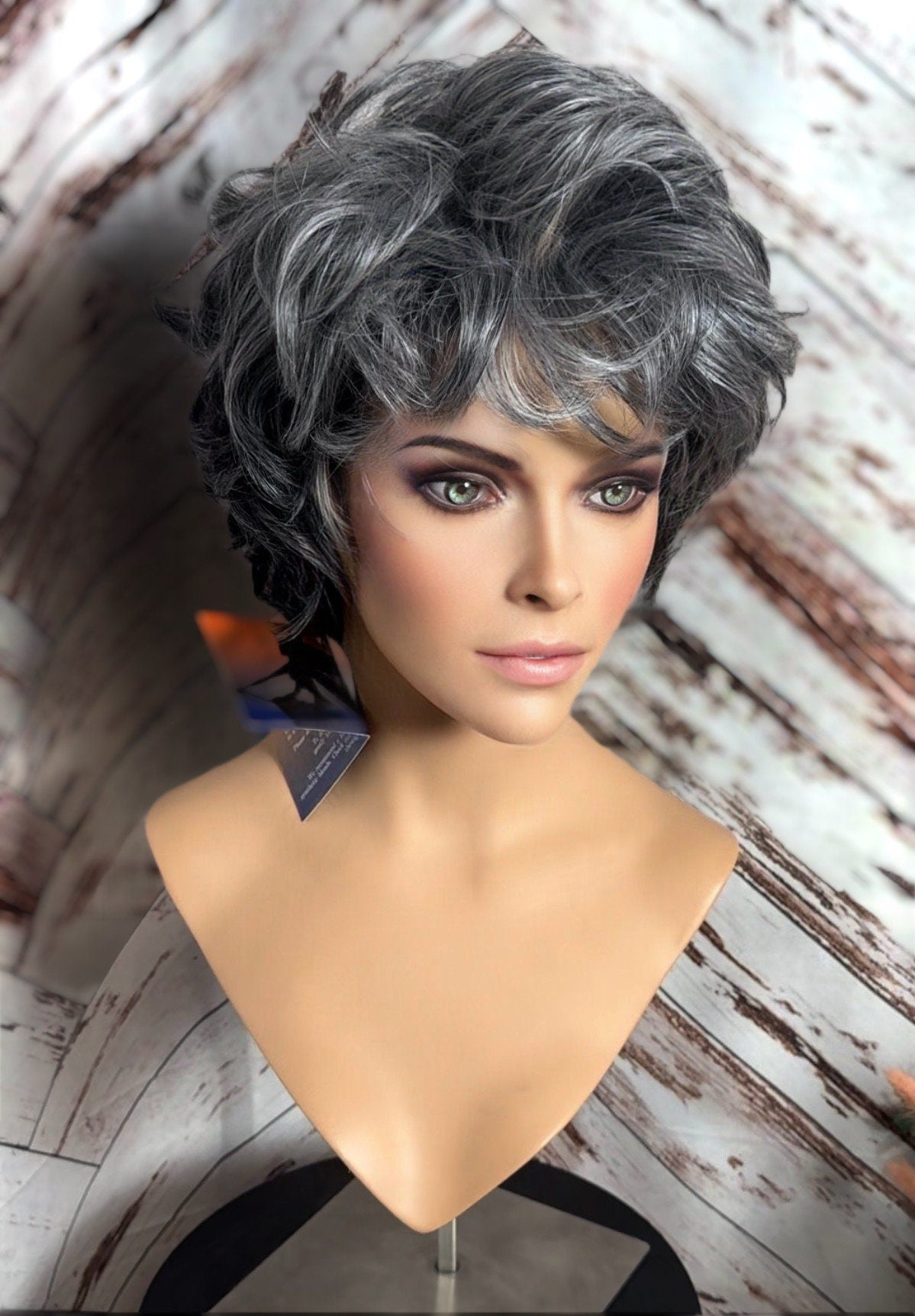 Val Short Wig Chic Wig Lots of Layers Medical Wig Fashion Wig Wig Rich Black Chemotherapy Alopecia Voluminous Vibes