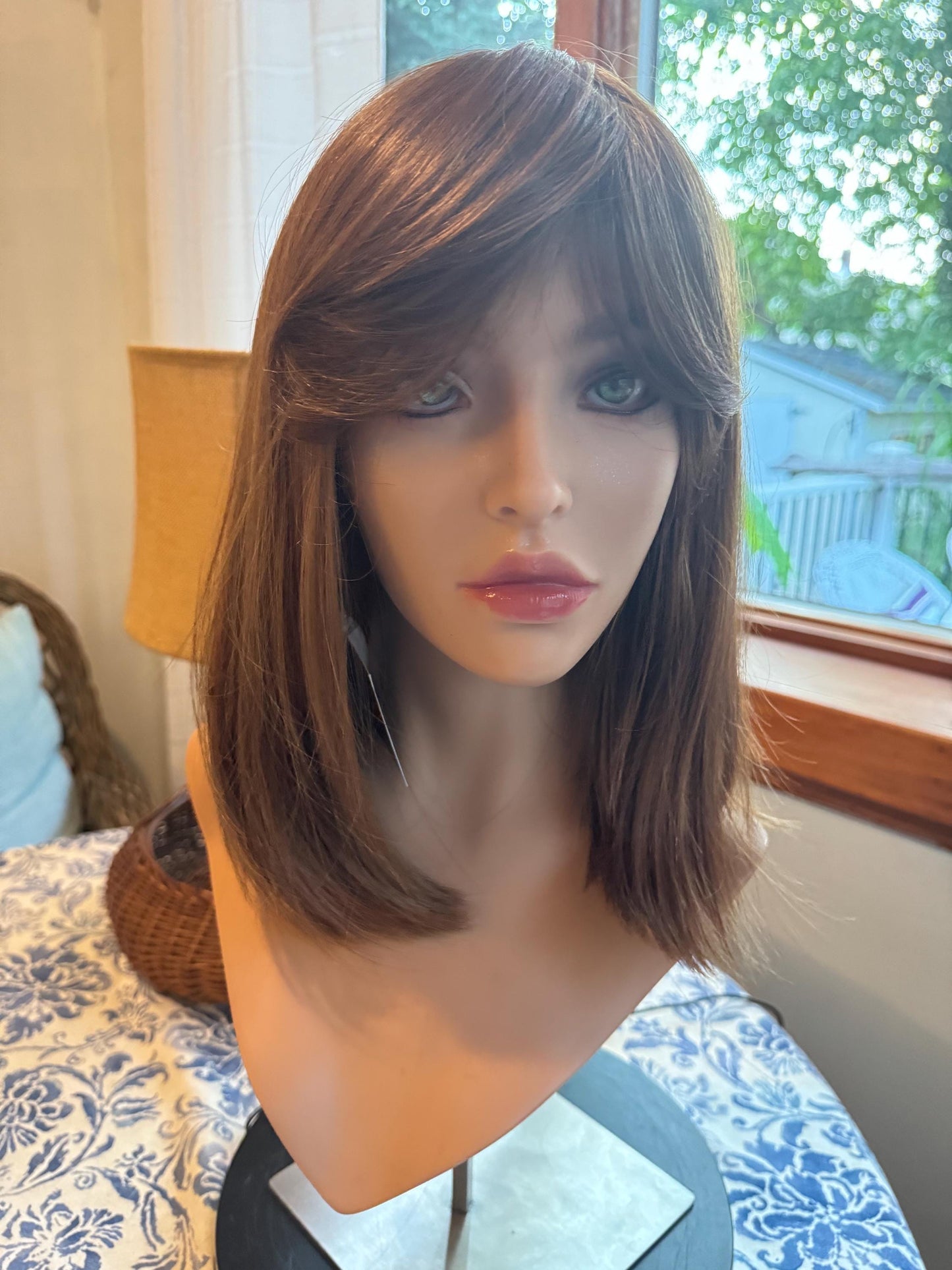 Misto Gentle Bob Warm Auburn Wig Brunette Wig Beautiful Natural Looking Wig Fashion Medical Wig