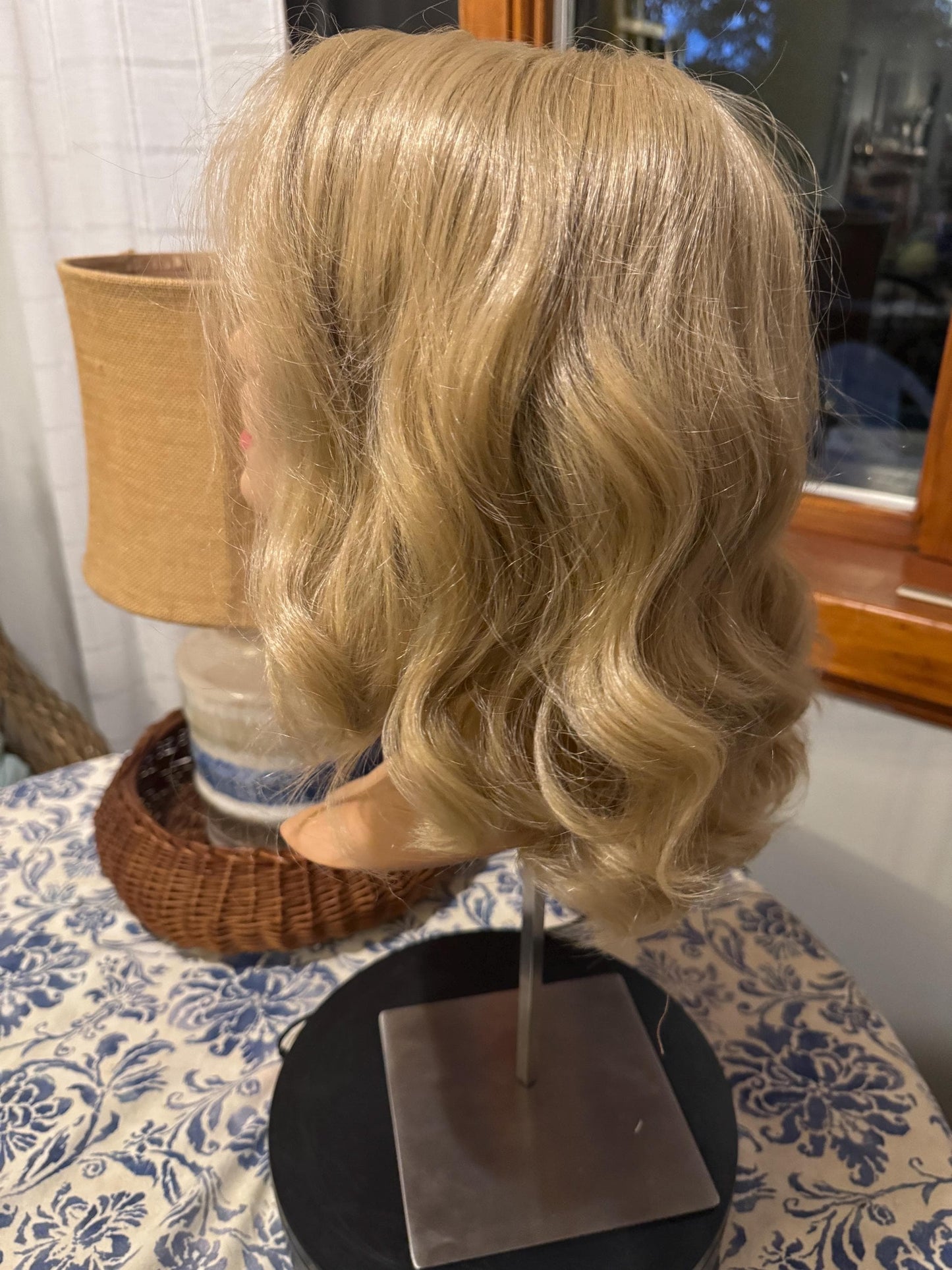 Maverick Wig Mono Top Frontal Light Natural Blonde Wig Velvety HD Fibers Clear Lace Front Loose Curl Wig Simple Elegant Wig HD Synthetic