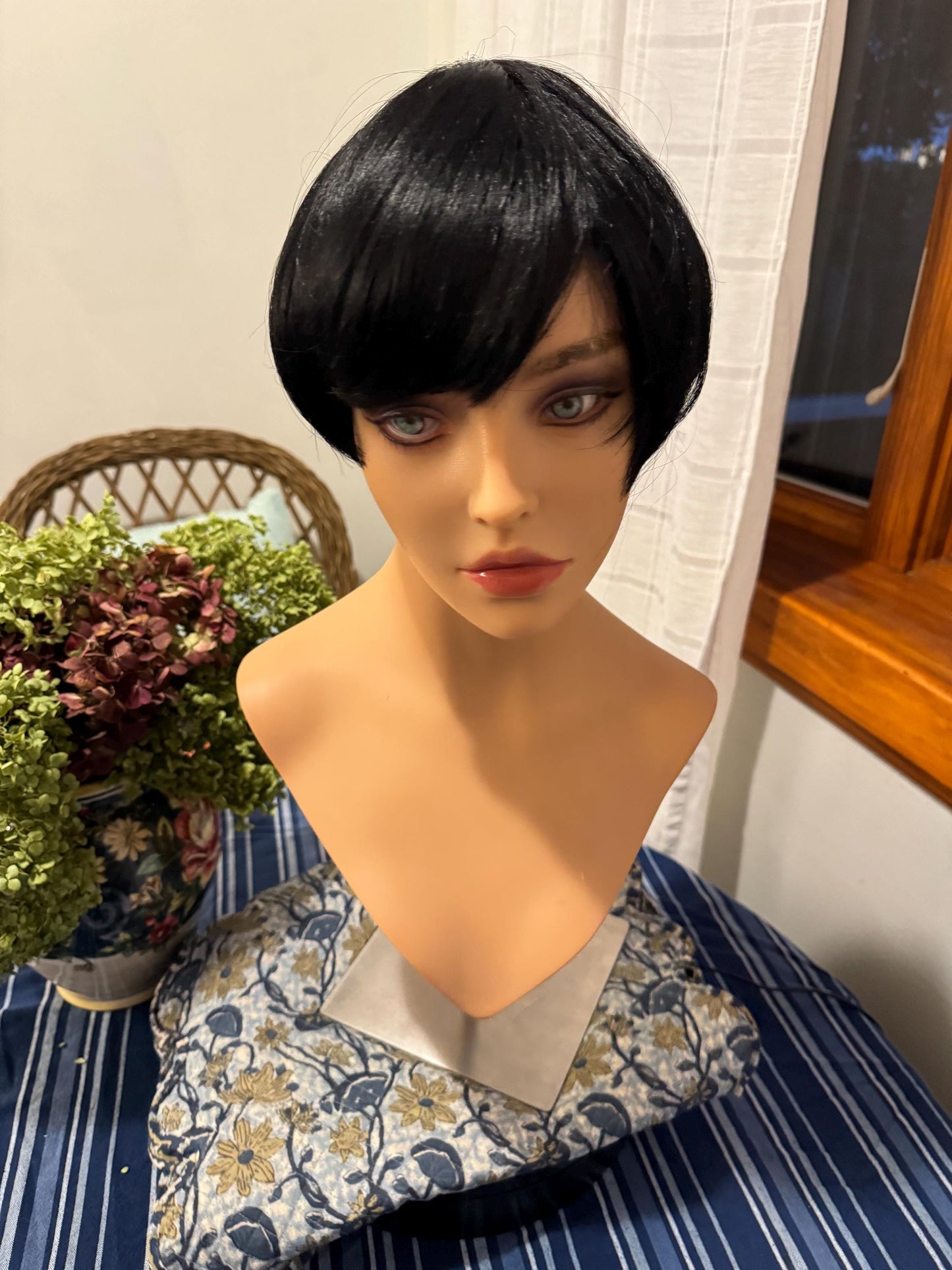 Sabine Human Synthetic Blend Wig Black Pageboy Chicago Short Wig Classic Bob Wig Chic Dimensional Wig Chemo Alopecia Wig Pixie Cut Wig