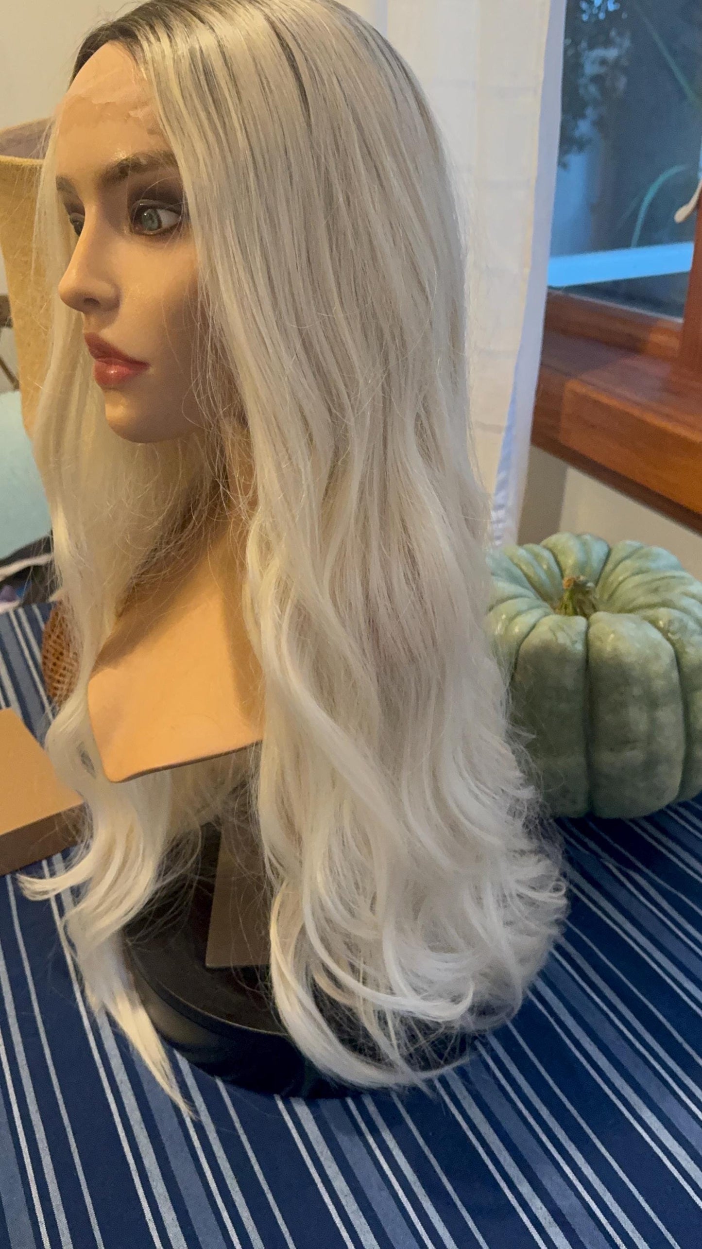 Flynn Wavy Wig Soft White Blonde Ashy Root Synthetic White Cool Toned Rooted Wig Lace Frontal Wig Hand Tied Drag Wig Anime Medical Cosplay W