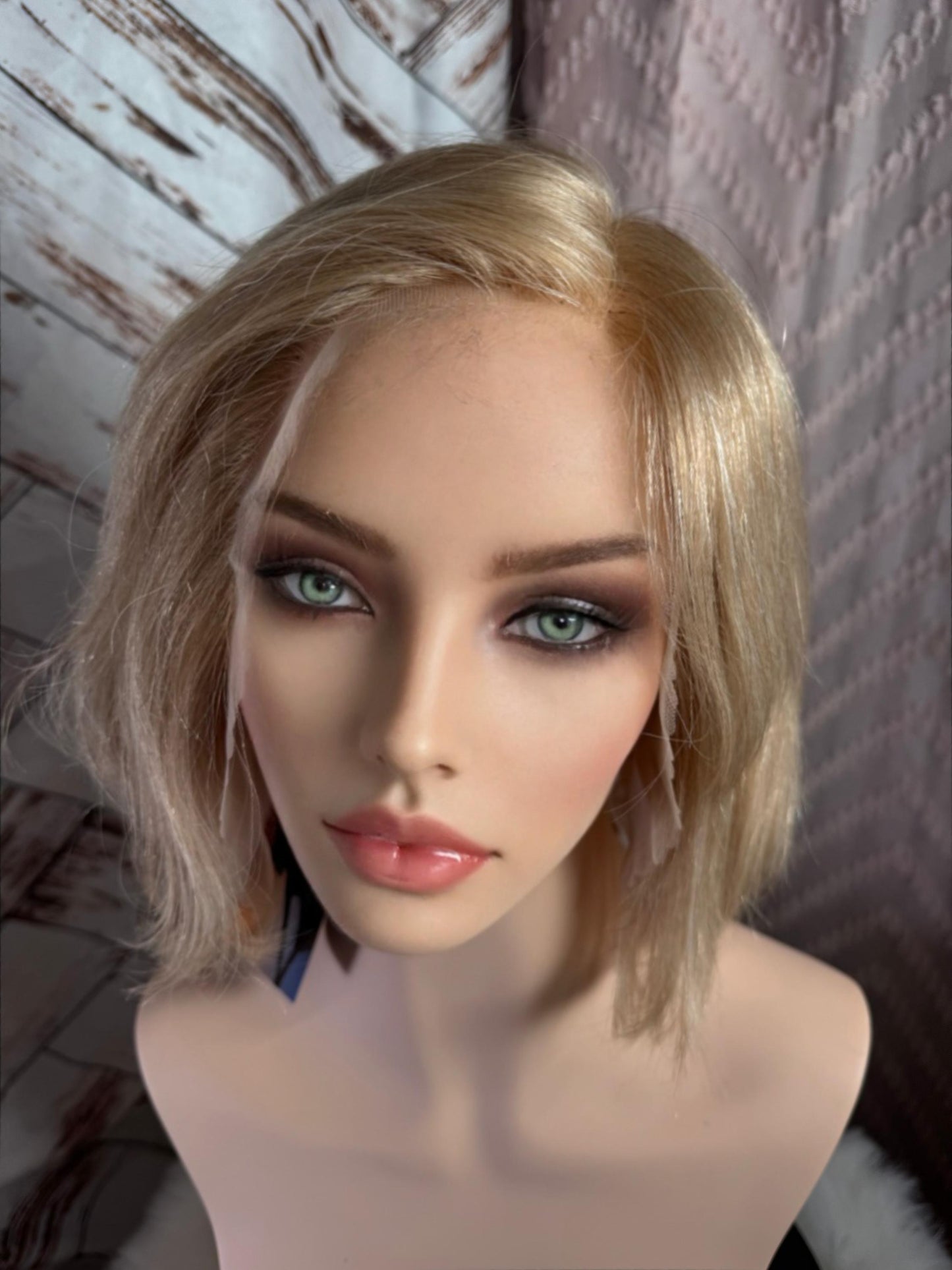 Carity 100% Human Hair Lace Front Wig Side Parting Glueless Wear And Go Style Short Layered Bob Blonde Highlights