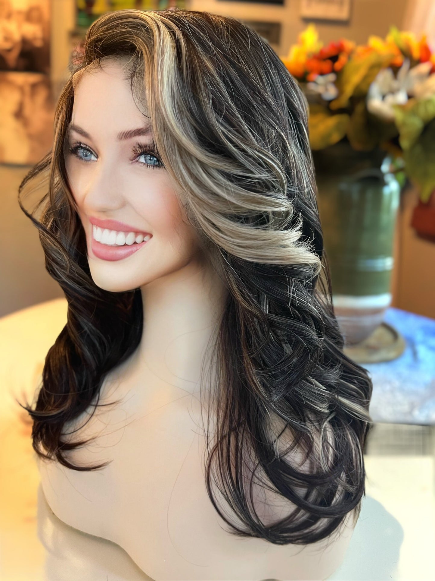 Madelynn Bold Highlights Money Piece Wig Brown Wig Ombré Wig Blonde Wig Loose Curl Hand Tied Lace-front Wig Chemo Alopecia