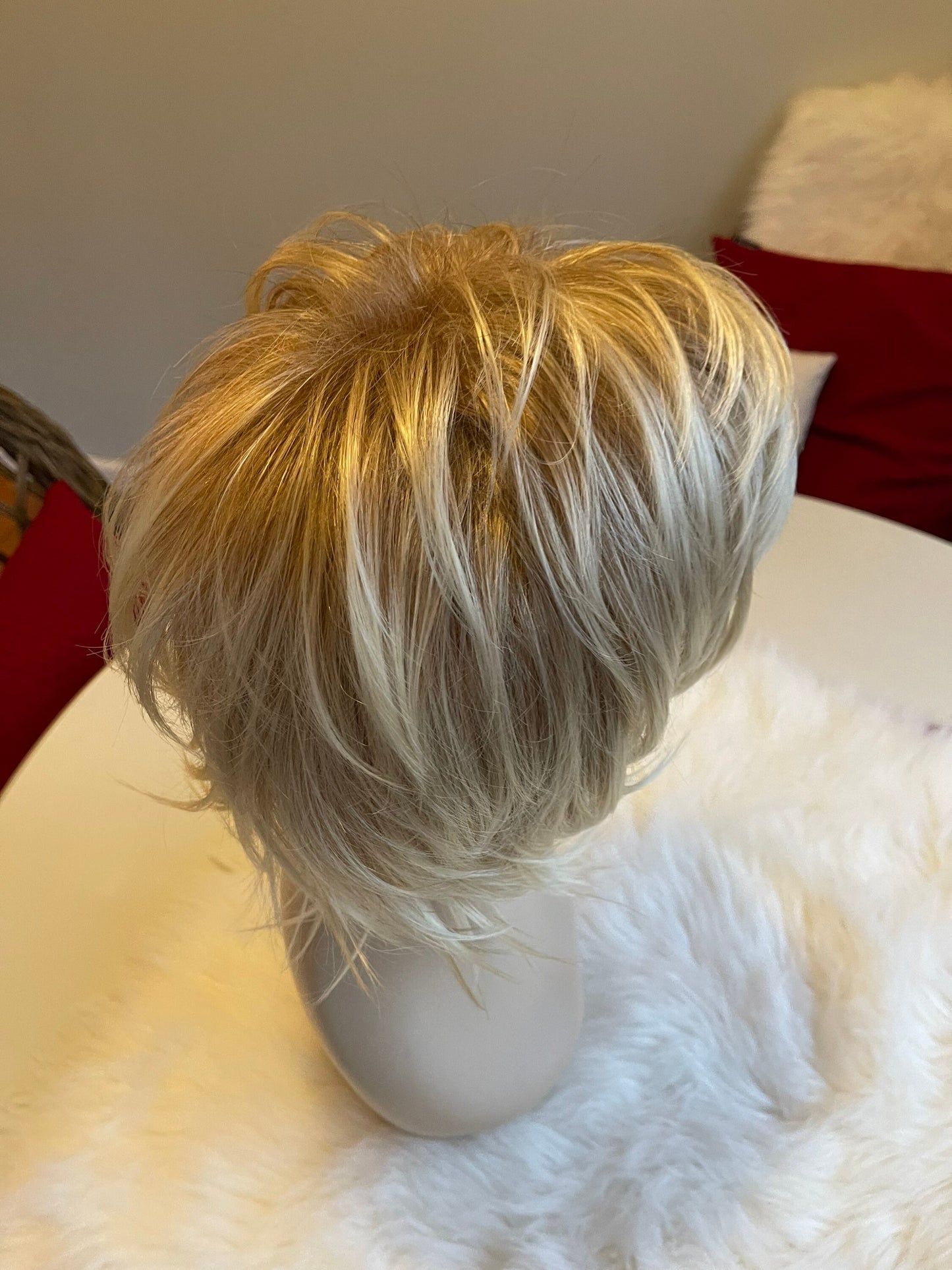 Johannah Short Wig Chic Wig Lots of Layers Medical Wig Fashion Wig Wig Highlighted Brown and Blonde Chemotherapy Alopecia Lisa Rinna Vibes