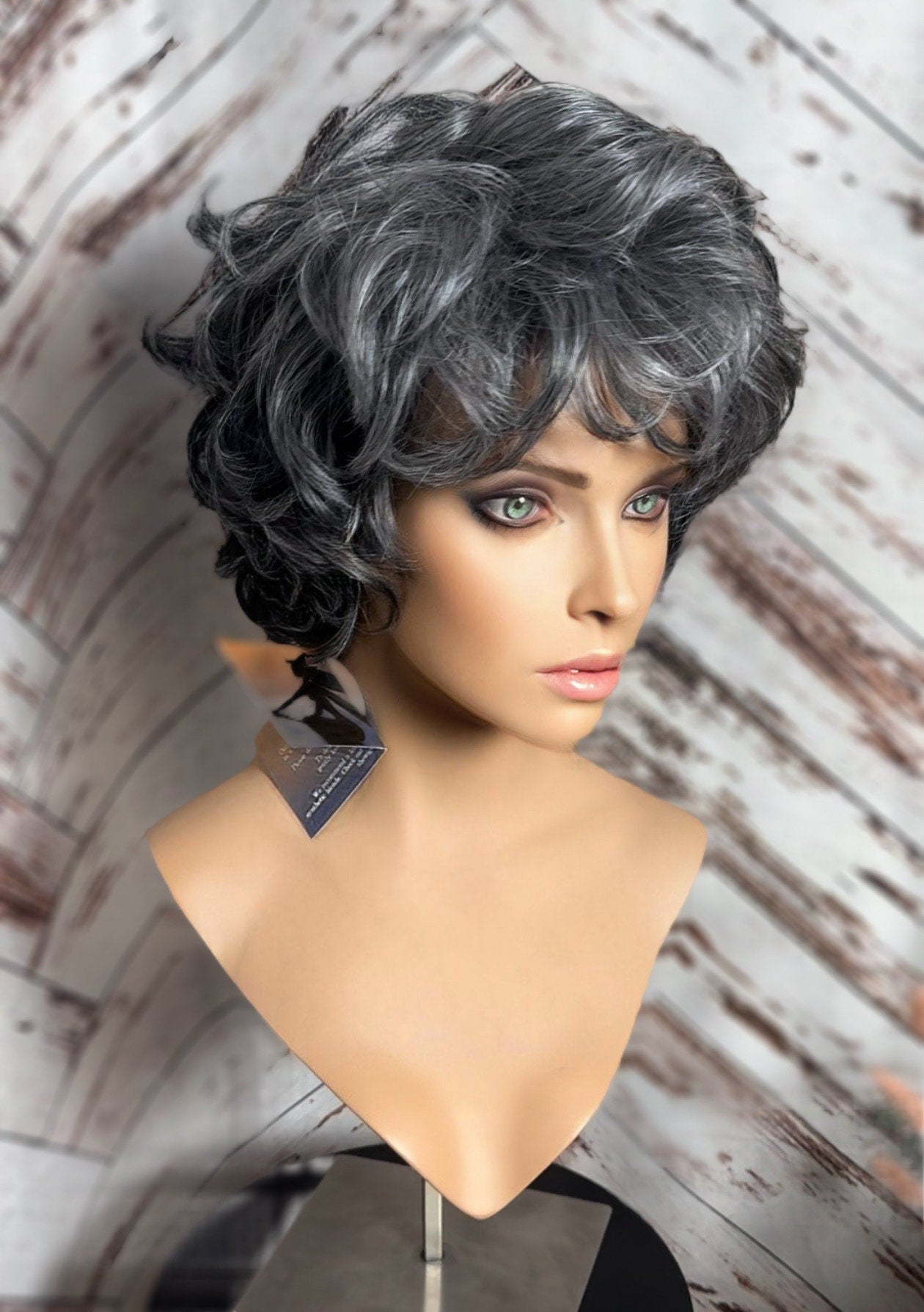 Val Short Wig Chic Wig Lots of Layers Medical Wig Fashion Wig Wig Rich Black Chemotherapy Alopecia Voluminous Vibes