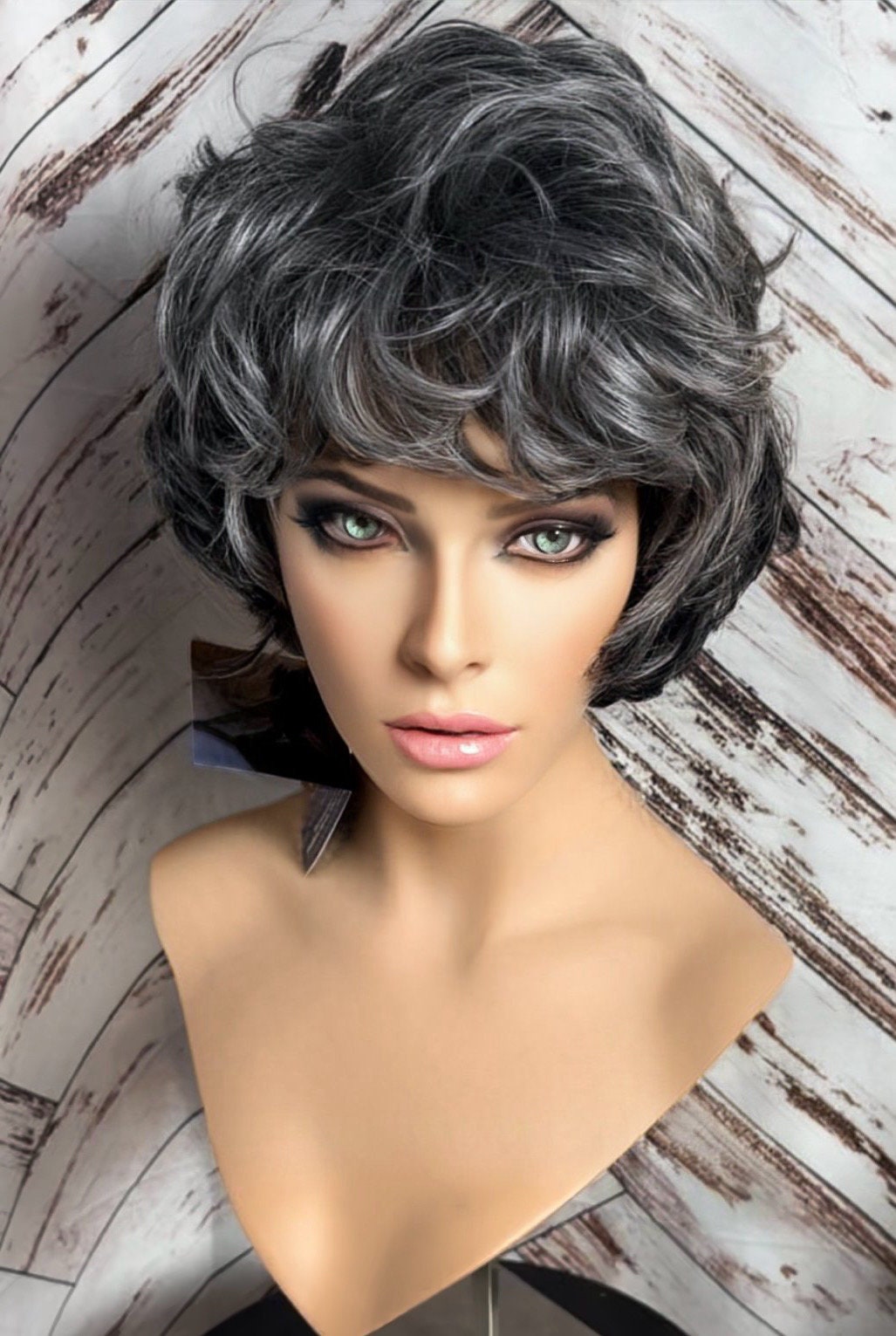 Val Short Wig Chic Wig Lots of Layers Medical Wig Fashion Wig Wig Rich Black Chemotherapy Alopecia Voluminous Vibes