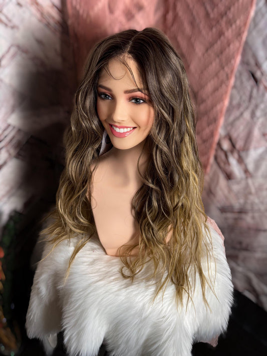 Lillian Light Brown Root Melt Beach Wave Warm  Blonde Long HD Natural Wig Lace Front Highlighted Long Rooted Drag Wig Medical Wig
