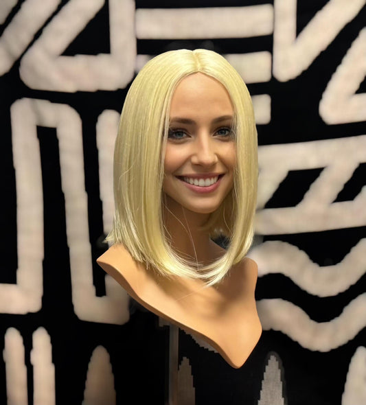 Nikkie Lob Style Bob Wig Short Swingy Honey Blonde Wig Precise Cut A-Line Hard Front Lace Parting The Wig Witch Wigs