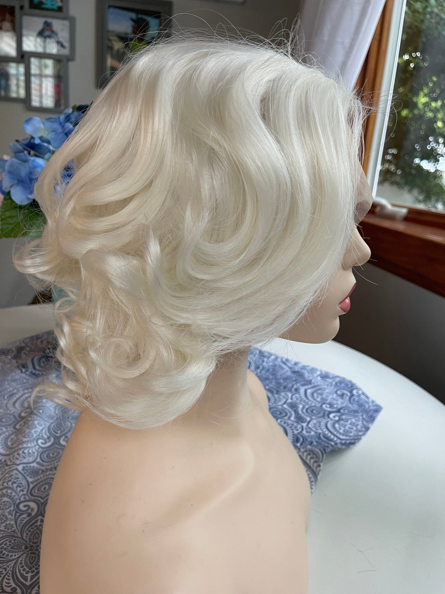 Sabrina Curly White Bob Lace Frontal Wig Fashion Wig Light Wig Short Wig Drag Lace Front Wig