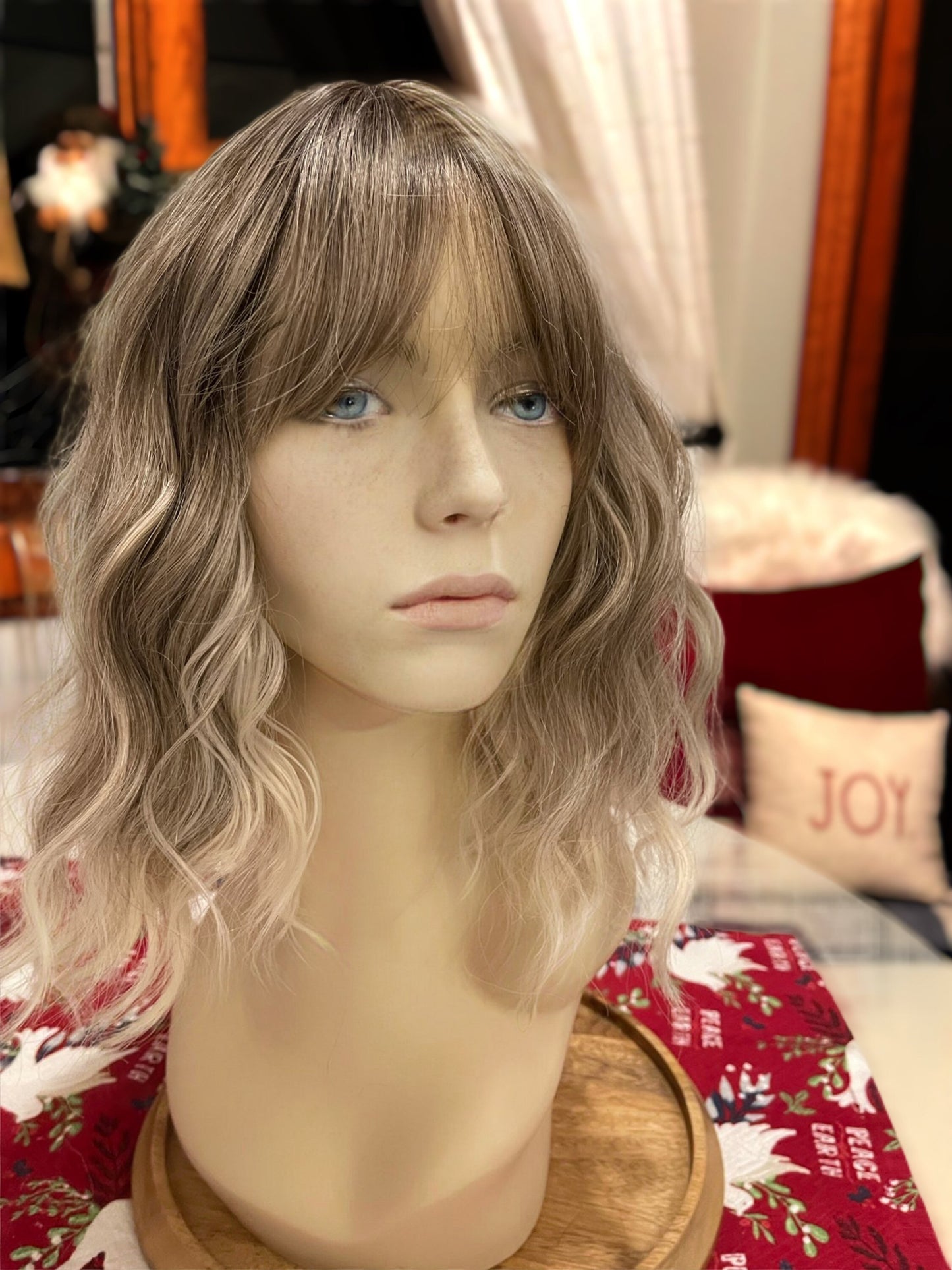 Blonde Instinct Beach Wave Wig Short Medium Blonde Wig With Bangs Ash Beige Highlights Realistic Parting Wig Chemo Alopecia Casual Comfy Wig