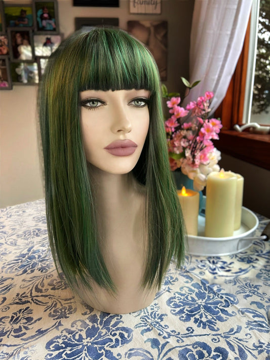 Kizzie Full Bang Wig Seaweed Green Wig HD Synthetic Wig Silky Fibers Highlights Long Wavy Wig Drag Wig Burlesque Showgirl